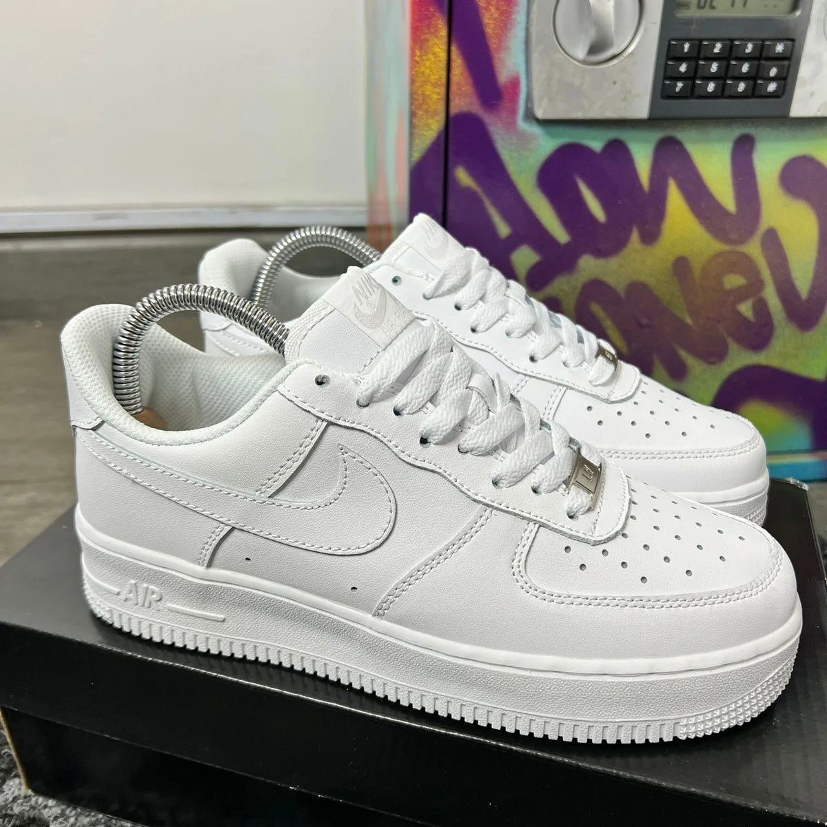 Nike Air Force 1 Triple White