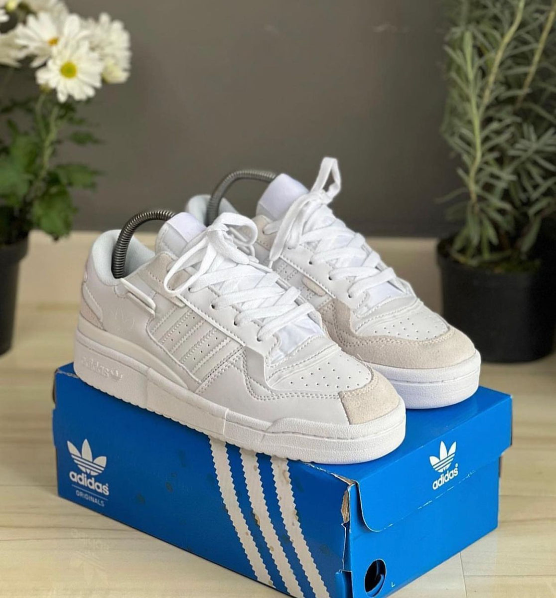 Adidas forum outlet blancas