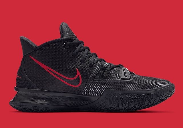 kyrie 7 noir rouge
