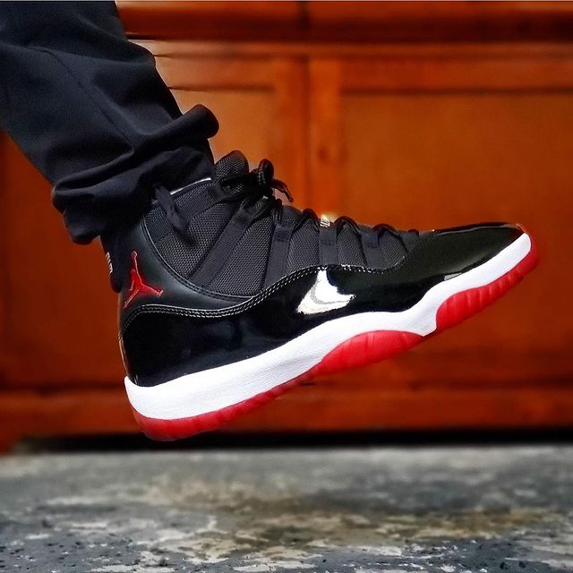 Jordan Retro 11 Negro Rojo More clothing Store